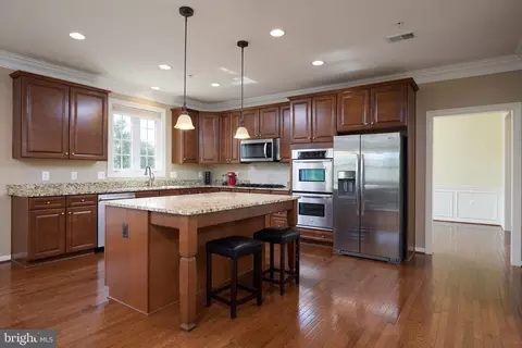 Kitchen - 17605 Shores, Poolesville, MD 20837 photo 1 of 5