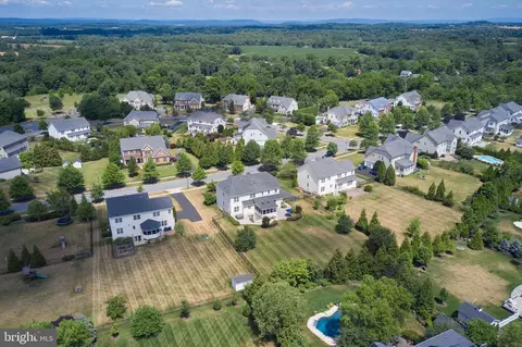 View/Area - 17605 Shores, Poolesville, MD 20837 photo 5 of 6