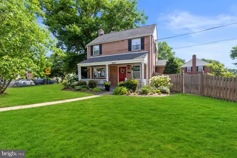 10009 Forest Grove Dr, Silver Spring, MD 20902 photo 2