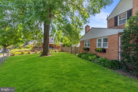 10009 Forest Grove Dr, Silver Spring, MD 20902 photo 5