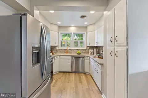 10009 Forest Grove Dr, Silver Spring, MD 20902 photo 13