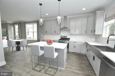 9505 Garwood St, Silver Spring, MD 20901 photo 8