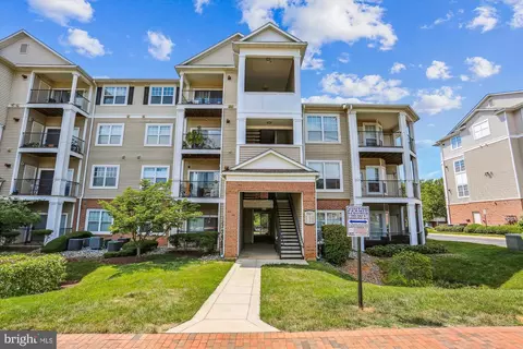 19603 Galway Bay Cir #301, Germantown, MD 20874