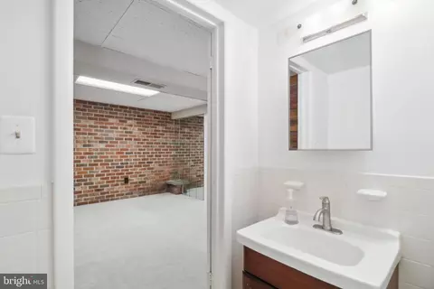 10507 Malone St, Silver Spring, MD 20902 photo 24