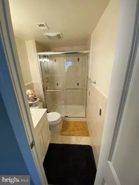 Bath - 10862 Bucknell Dr #202, Silver Spring, MD 20902 photo 4 of 5