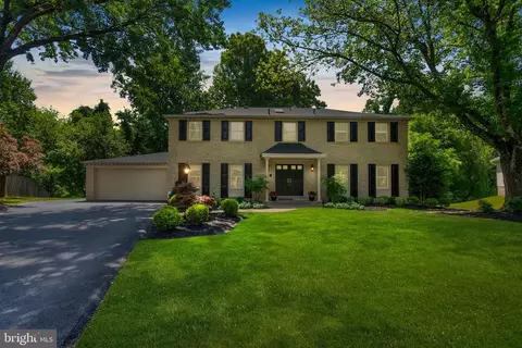 9904 Bedfordshire Ct, Potomac, MD 20854