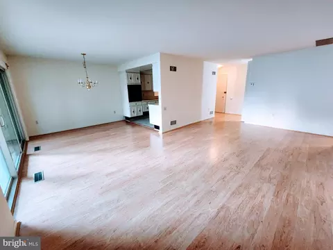 Living - 3350 Gleneagles Dr #70-2A, Silver Spring, MD 20906 photo 1 of 1