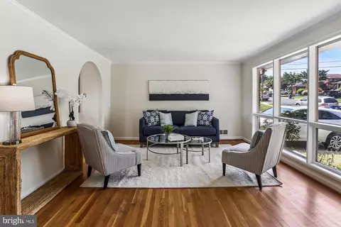 Living - 12927 Valleywood Dr, Silver Spring, MD 20906 photo 6 of 12