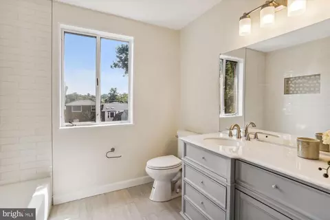 Bath - 12927 Valleywood Dr, Silver Spring, MD 20906 photo 1 of 7