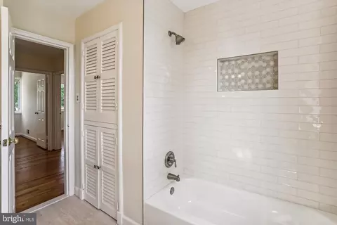 Bath - 12927 Valleywood Dr, Silver Spring, MD 20906 photo 4 of 7