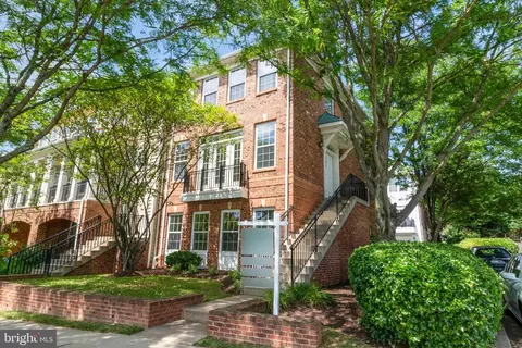 7201 Sheehan Ct, Derwood, MD 20855