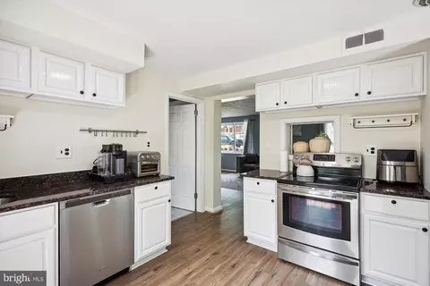 408 Waterford Rd, Silver Spring, MD 20901 photo 17