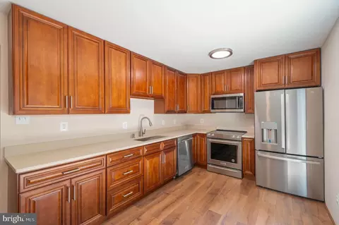 49 Kinsman View Cir, Silver Spring, MD 20901 photo 7