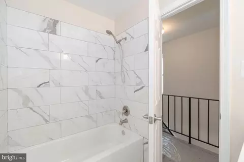 49 Kinsman View Cir, Silver Spring, MD 20901 photo 17