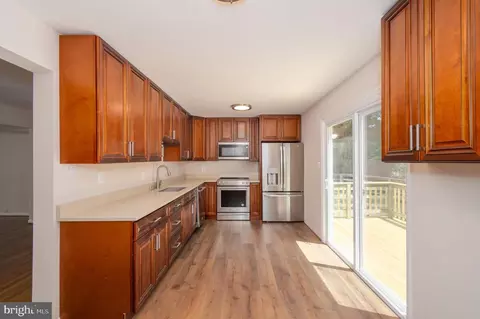 49 Kinsman View Cir, Silver Spring, MD 20901 photo 6