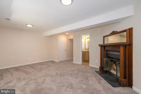 49 Kinsman View Cir, Silver Spring, MD 20901 photo 21