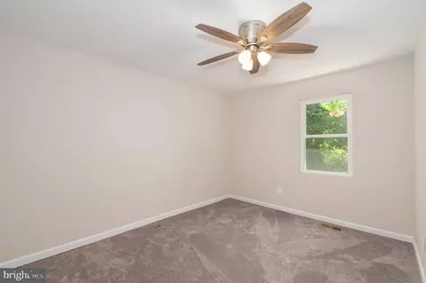 49 Kinsman View Cir, Silver Spring, MD 20901 photo 12