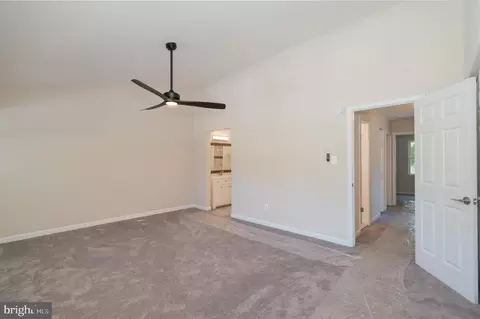 49 Kinsman View Cir, Silver Spring, MD 20901 photo 10