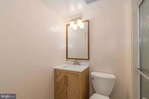 49 Kinsman View Cir, Silver Spring, MD 20901 photo 22