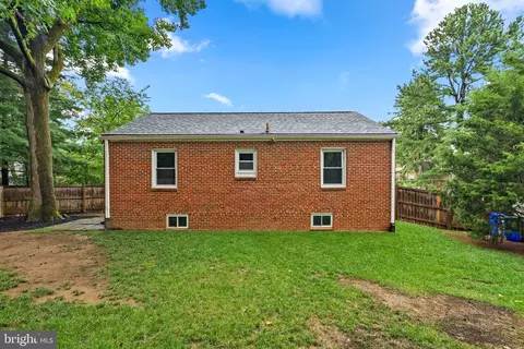 Exterior - 9107 Wire Ave, Silver Spring, MD 20901 photo 4 of 8