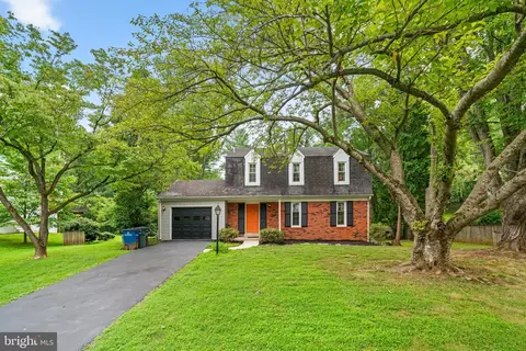 6512 Farmingdale Ct, Derwood, MD 20855