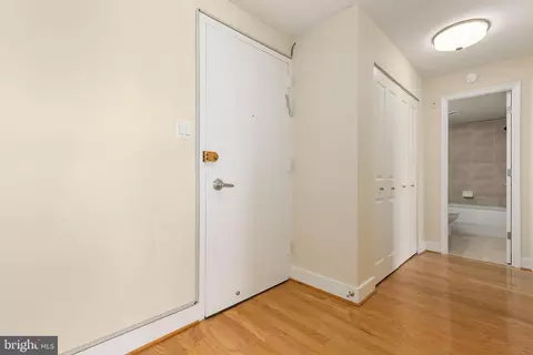 Entry Way - 1220 Blair Mill Rd #907, Silver Spring, MD 20910 photo 1 of 2