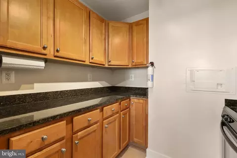 Kitchen - 1220 Blair Mill Rd #907, Silver Spring, MD 20910 photo 6 of 8