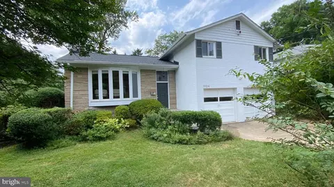 9104 Kirkdale Rd, Bethesda, MD 20817
