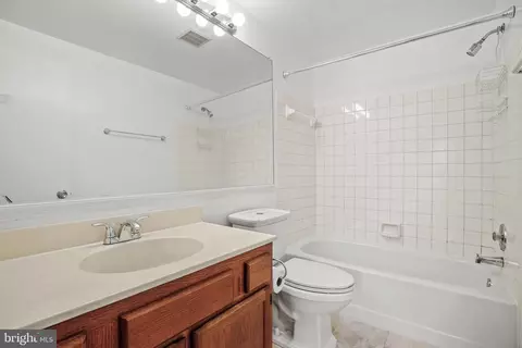 14827 Hammersmith Cir, Silver Spring, MD 20906 photo 13