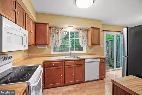 14827 Hammersmith Cir, Silver Spring, MD 20906 photo 8