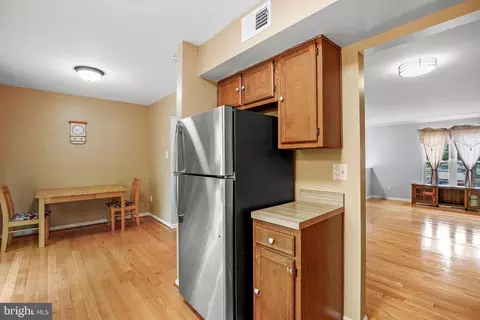 14827 Hammersmith Cir, Silver Spring, MD 20906 photo 10