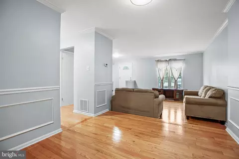14827 Hammersmith Cir, Silver Spring, MD 20906 photo 2