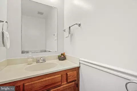 14827 Hammersmith Cir, Silver Spring, MD 20906 photo 11