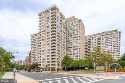 5500 Friendship Blvd #511P, Chevy Chase, MD 20815