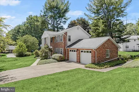 Exterior - 2053 Kings House Rd, Silver Spring, MD 20905 photo 2 of 5