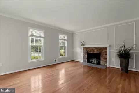 Living - 2053 Kings House Rd, Silver Spring, MD 20905 photo 1 of 6