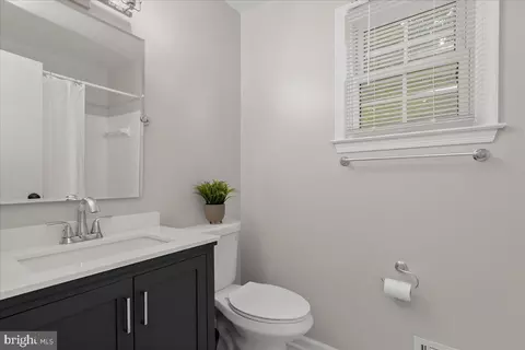 Bath - 2053 Kings House Rd, Silver Spring, MD 20905 photo 2 of 3