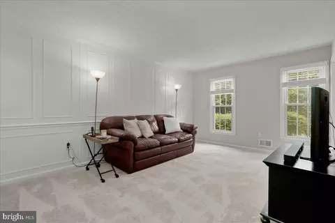 Living - 2053 Kings House Rd, Silver Spring, MD 20905 photo 2 of 6