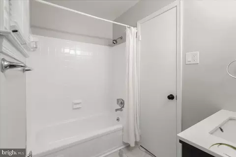 Bath - 2053 Kings House Rd, Silver Spring, MD 20905 photo 3 of 3