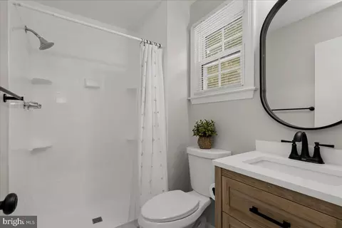 Bath - 2053 Kings House Rd, Silver Spring, MD 20905 photo 1 of 3