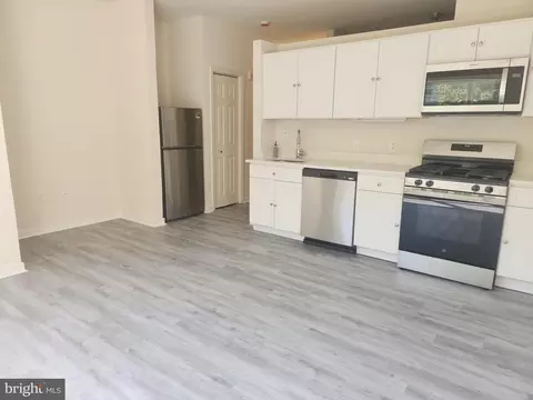 8045 Newell St #105, Silver Spring, MD 20910 photo 6