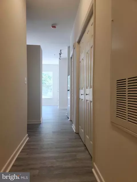 8045 Newell St #105, Silver Spring, MD 20910
