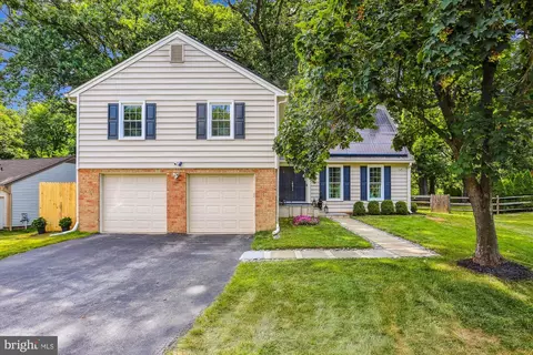 10032 Dellcastle Rd, Montgomery Village, MD 20886
