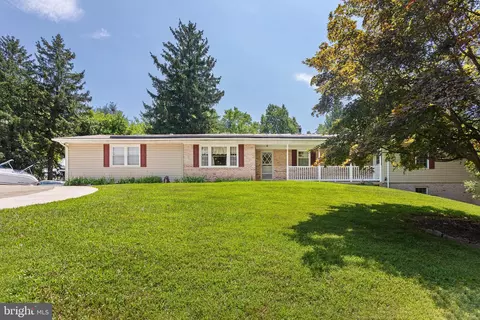 25517 Jonnie Ct, Gaithersburg, MD 20882