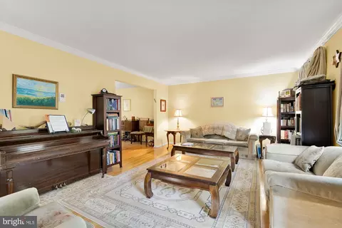 342 Prelude Dr, Silver Spring, MD 20901 photo 3