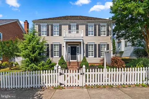 410 Tschiffely Square Rd, Gaithersburg, MD 20878