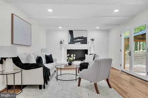 20519 Farcroft Ln, Gaithersburg, MD 20882