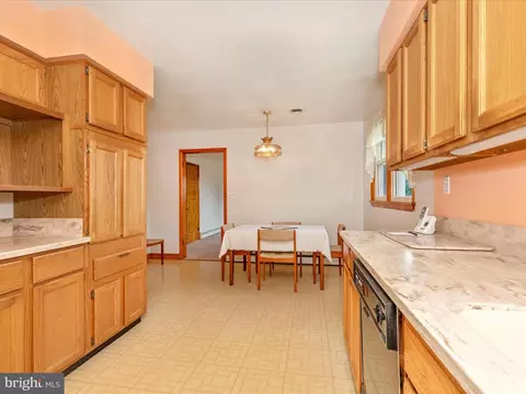 Kitchen - 9104 Gue Rd, Damascus, MD 20872 photo 4 of 8