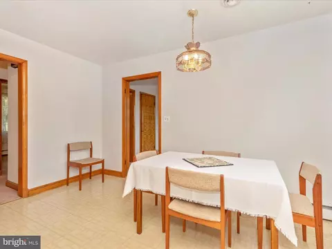 Dining - 9104 Gue Rd, Damascus, MD 20872 photo 2 of 4