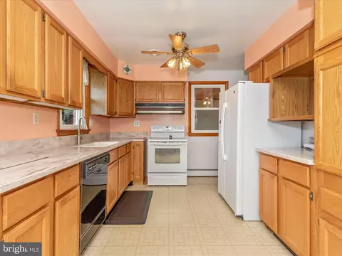 Kitchen - 9104 Gue Rd, Damascus, MD 20872 photo 8 of 8